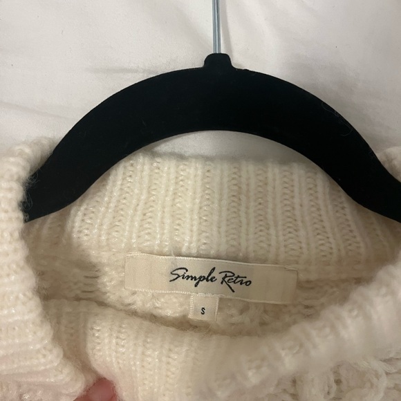 Simple Retro White Cable Knit Sweater - Picture 4 of 5